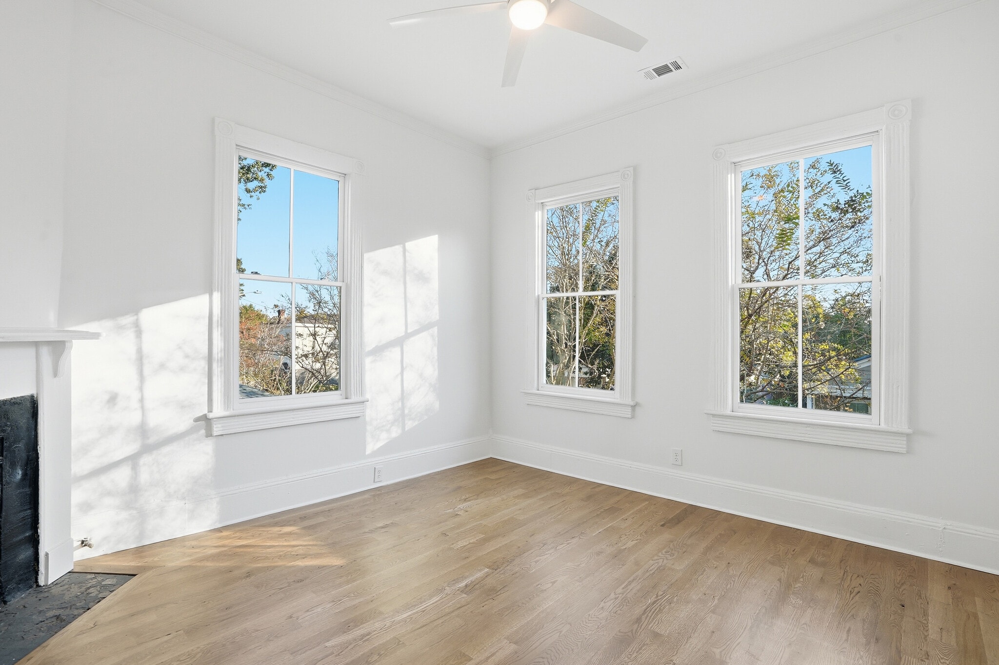 Building Photo - 518 E 33rd St