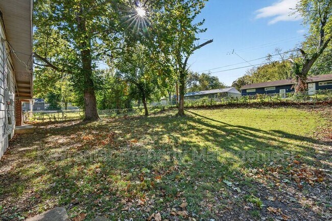 Building Photo - 10115 Saffron Dr