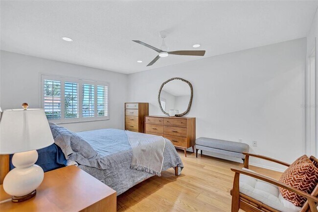 Building Photo - 1600 1st Ave W