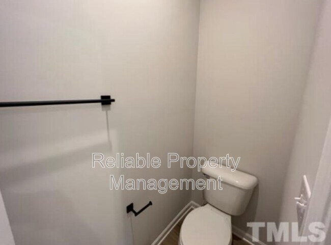 Building Photo - 3311 Oak Pass Dr