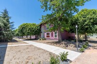 Building Photo - 10560 Haddon Ave