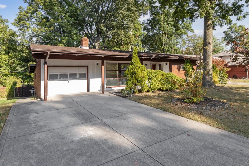 Building Photo - 6412 Nelwood Rd