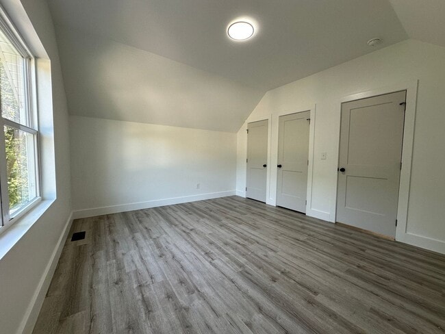 Building Photo - Brand New Living in North Knoxville: Modern Comfort Awaits