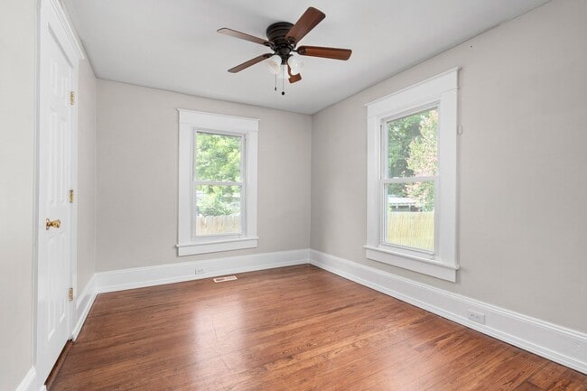 Building Photo - Cozy 3-Bedroom Home with Classic Charm in ...