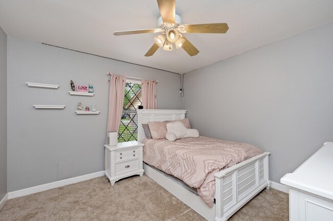 Building Photo - 615 St Martin Cove