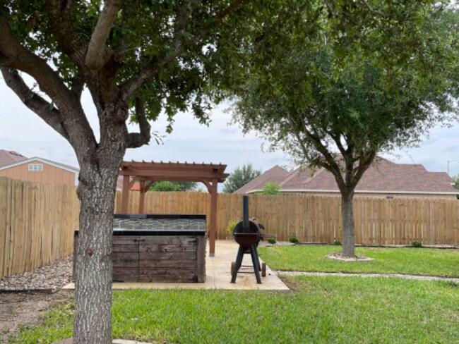 Building Photo - 1326 Ricco St