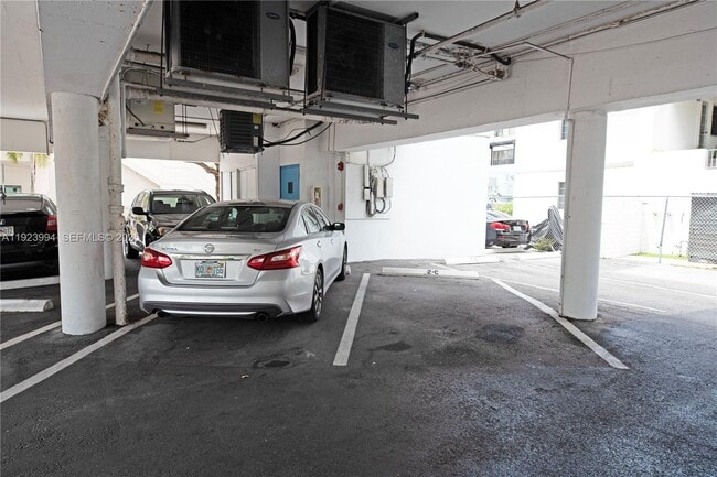 Building Photo - 4142 N Jefferson Ave