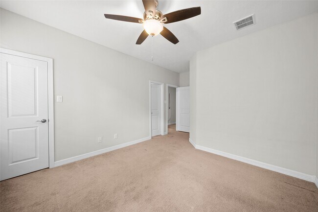 Building Photo - 2823 Maple Oak Ln