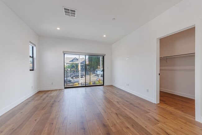 Building Photo - 705 Benton Wy