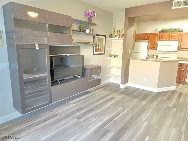 Building Photo - 5154 S Jones Blvd