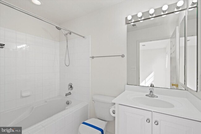 Building Photo - 3567 Ellery Cir