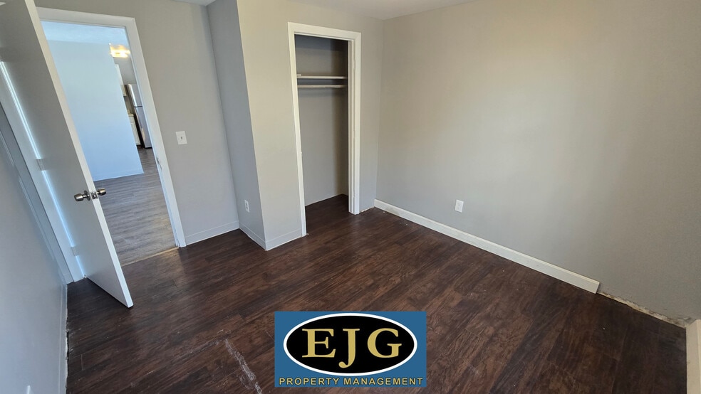 Building Photo - 26 Ledge St