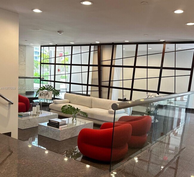 Building Photo - 1541 Brickell Ave