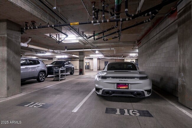 Building Photo - 208 W Portland St