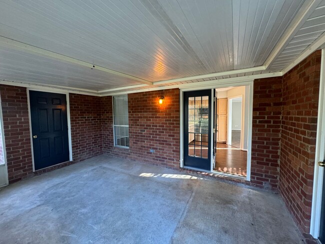 Building Photo - Out East Bungalow