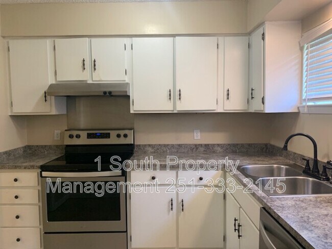 Building Photo - 6527 Old Shell Rd