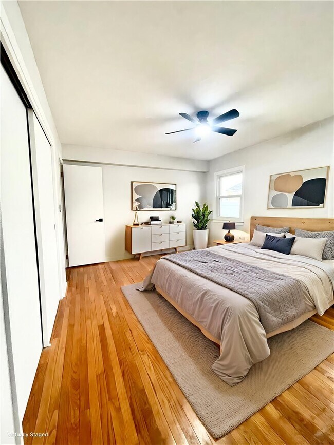 Building Photo - 218 Lynhurst Ave