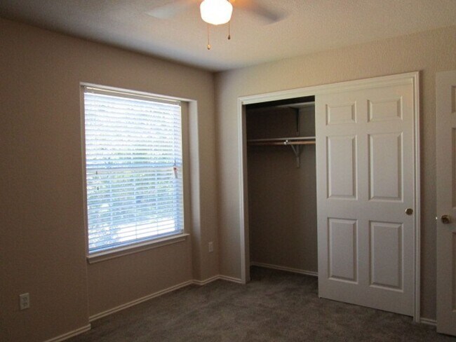 Building Photo - 593 Cullen Blvd