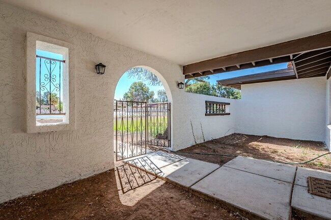 Building Photo - 834 N Constellation Way