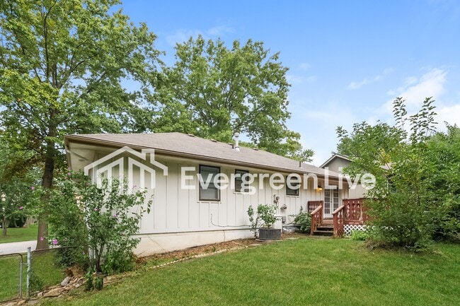 Building Photo - 1433 N Inca Dr