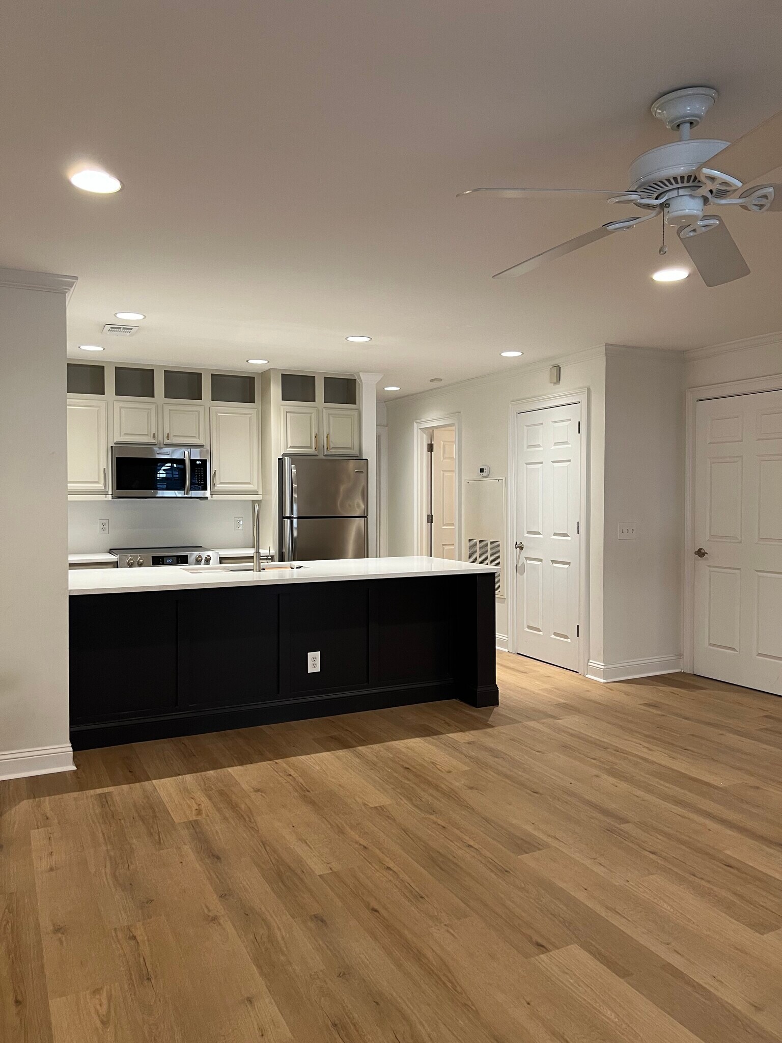 Building Photo - 317 W Taylor St