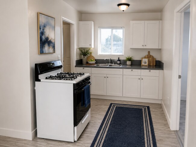 Building Photo - LB1409 (OWNER APPROVAL)
