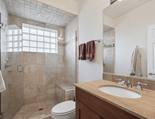 Second bathroom - 3329 N Sheffield Ave