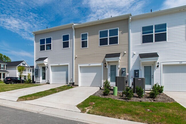 Building Photo - 109 Blue Melody Ave