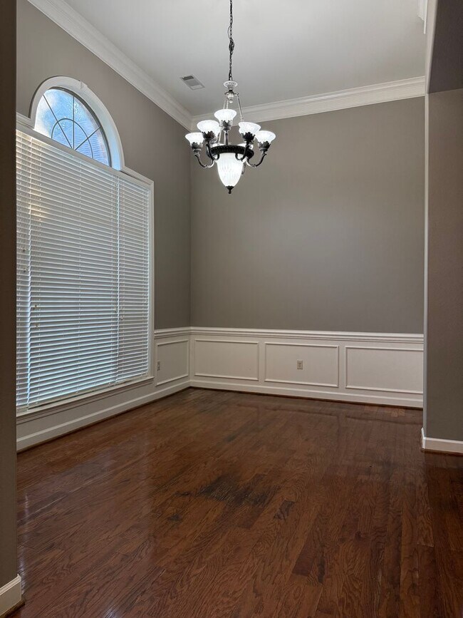 Building Photo - 3200 Mossy Creek Dr