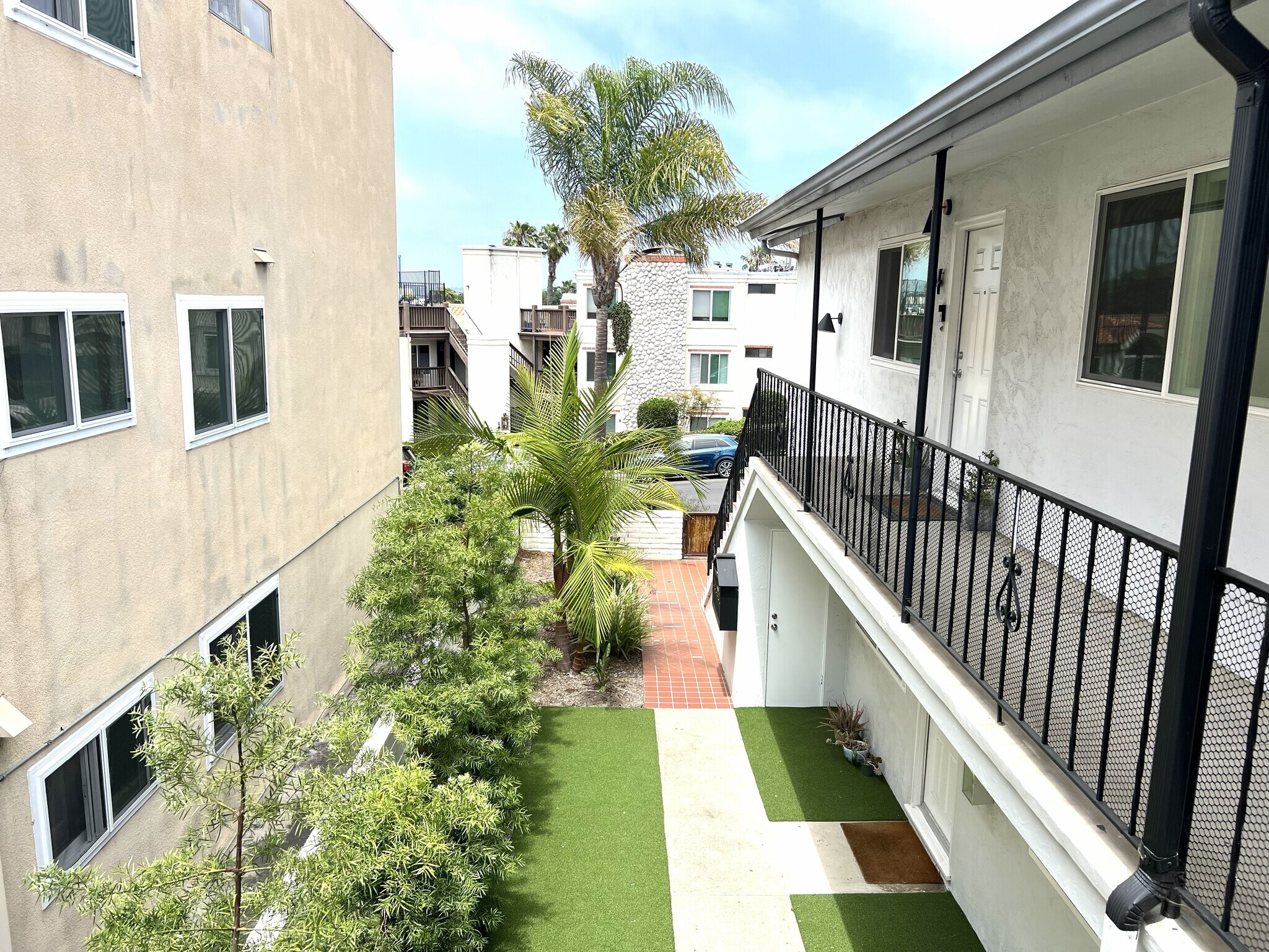 Building Photo - 4463 Mentone St