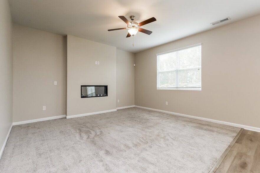 Building Photo - 319 Hamilton Pointe Dr
