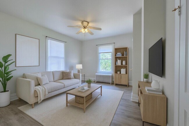 Primary Photo - 301 W Beverley St