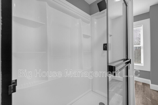 Building Photo - 1725 Hollins St