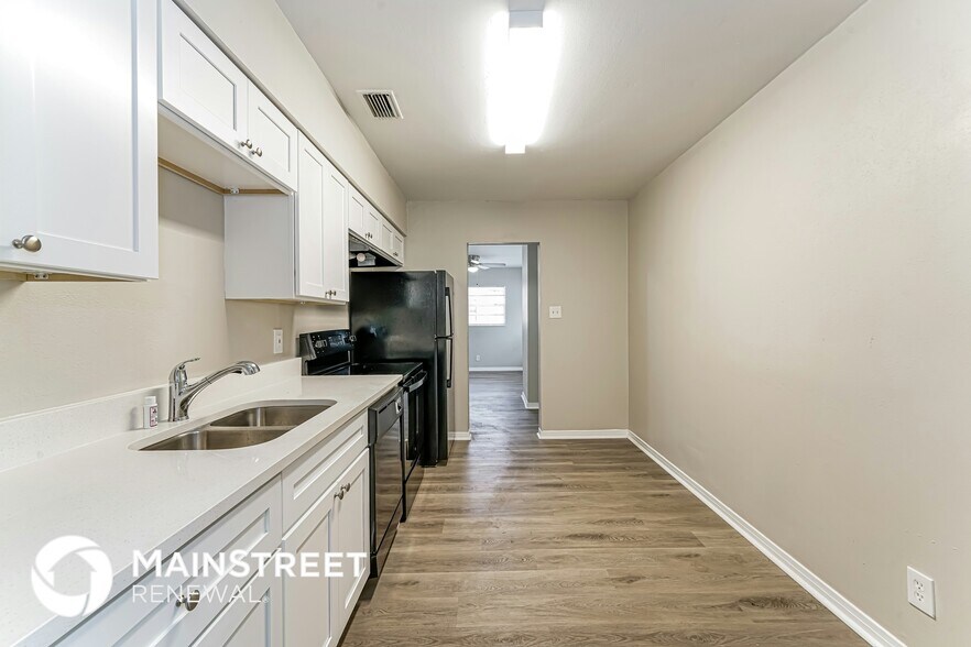 Building Photo - 5204 S 81st St