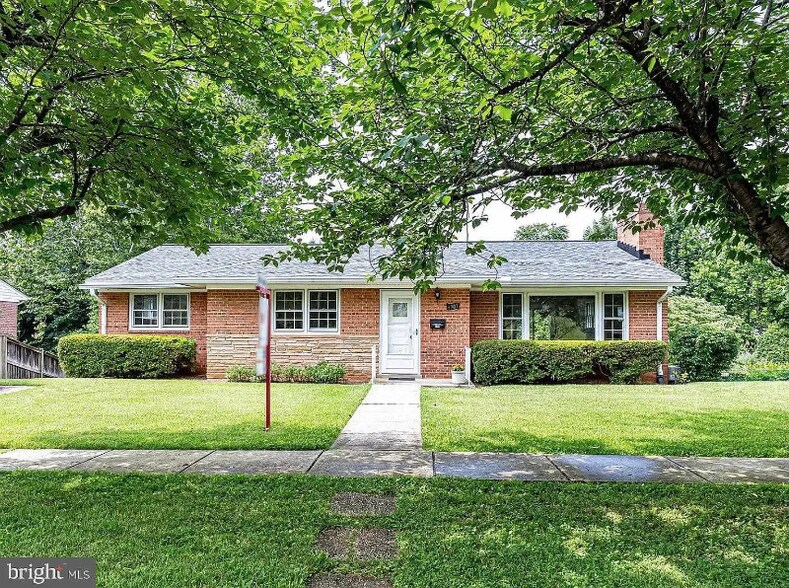 Primary Photo - 4907 Elsmere Ave