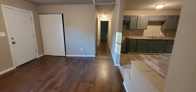 Building Photo - 3927 Rhode Island Ct.