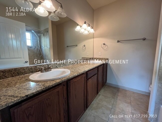 Building Photo - 1544 Aldra Dr
