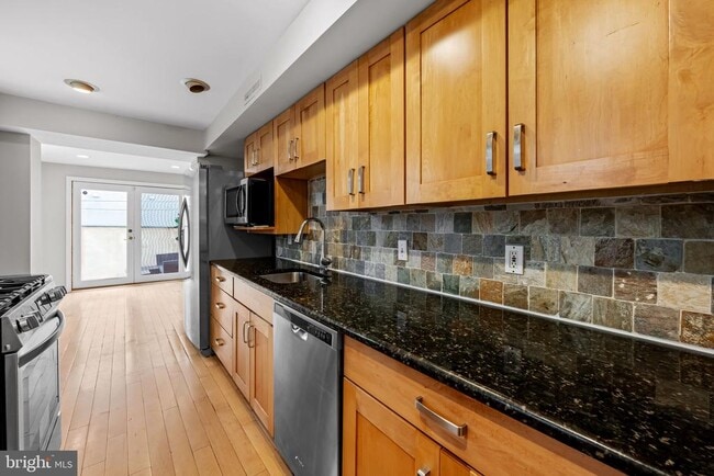 Building Photo - 307 S Exeter St