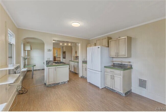 Building Photo - 1607 Burnet Ave