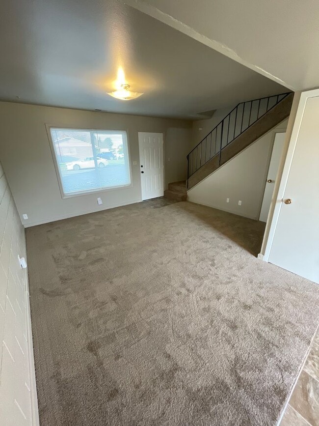 Building Photo - 415 S 9th St