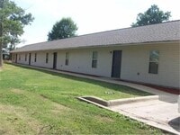 Building Photo - Utilities included!! Internet included!! Spacious 2 bed /2 full bath apt - includes washer/dryer