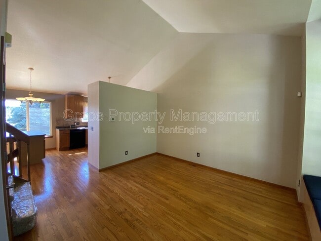 Building Photo - 13052 Grape Ct