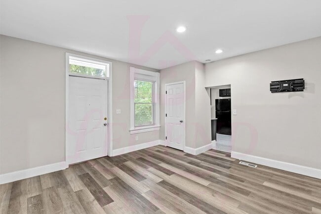 Building Photo - Updated 2-Bedroom Brick Home in Benton Park West!