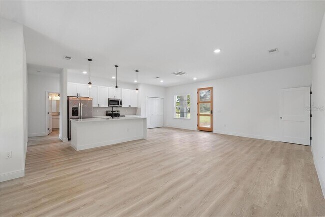 Building Photo - 3072 SW 168th Loop