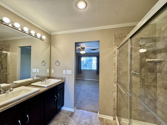 Building Photo - 25980 E Davies Dr