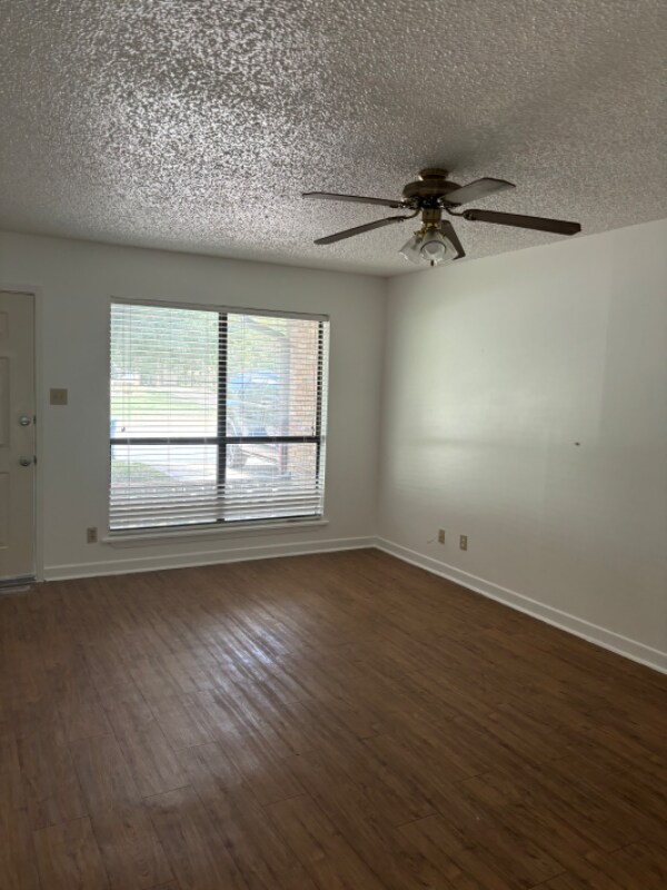 Building Photo - 227 Mack Hollimon Dr