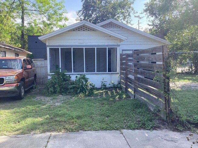 Primary Photo - West Orlando 2 bedroom house