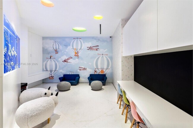 Building Photo - 300 South Pointe Dr