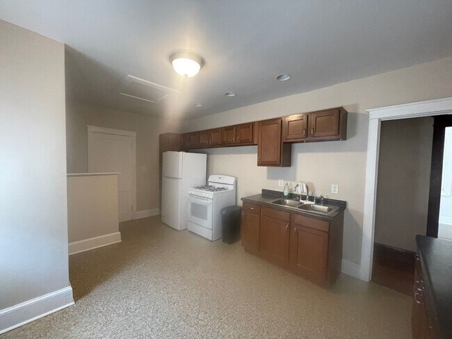 Building Photo - 2945 N 36th St