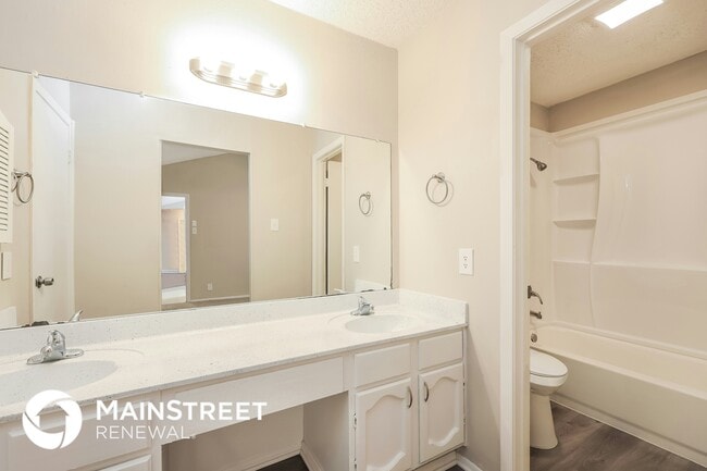 Building Photo - 7506 Ledgebrook Dr